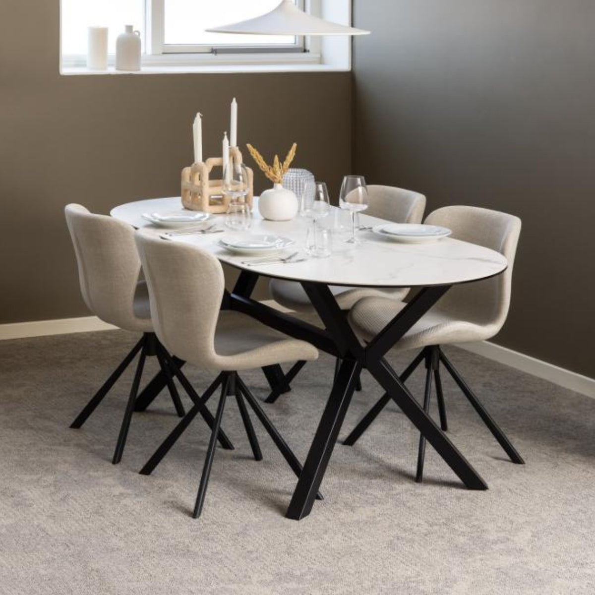 Sedia Agos con gambe a stella