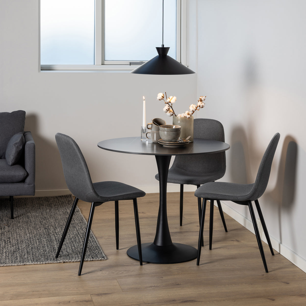 Sedia Calla gambe in metallo nero