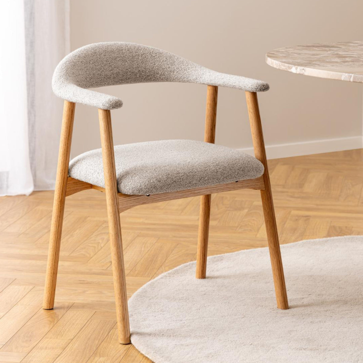 Sedia con braccioli Carrie