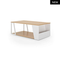 Tavolino Albi con piano in legno naturale e struttura bianca. Design moderno e minimalista, ideale per un soggiorno luminoso e accogliente.