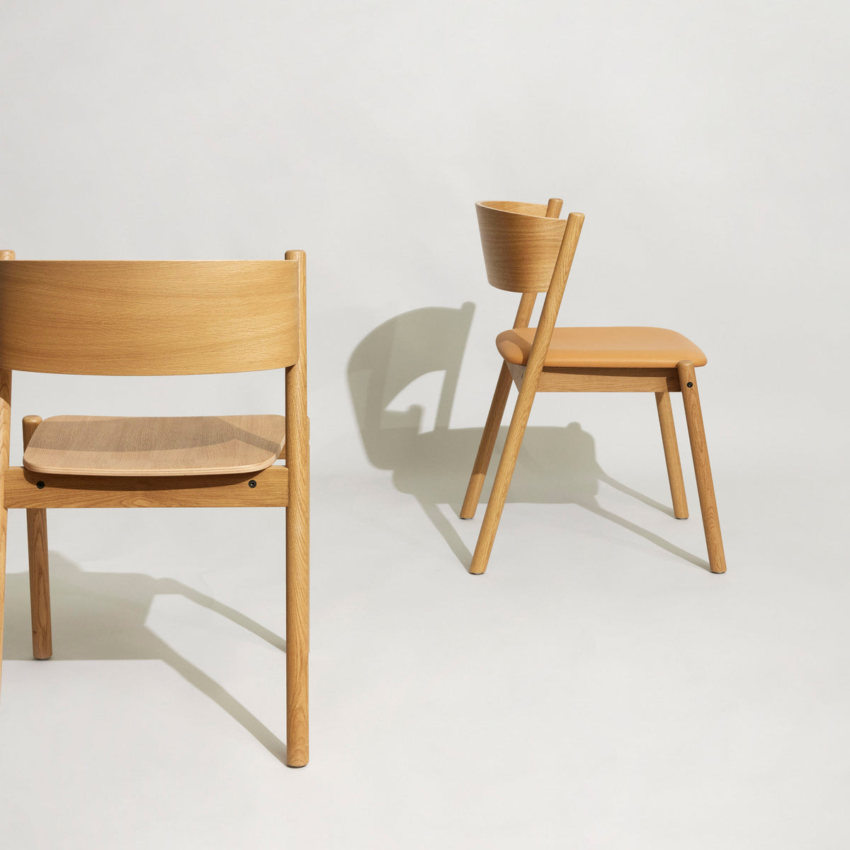 Sedia OBLIQUE con cuscino