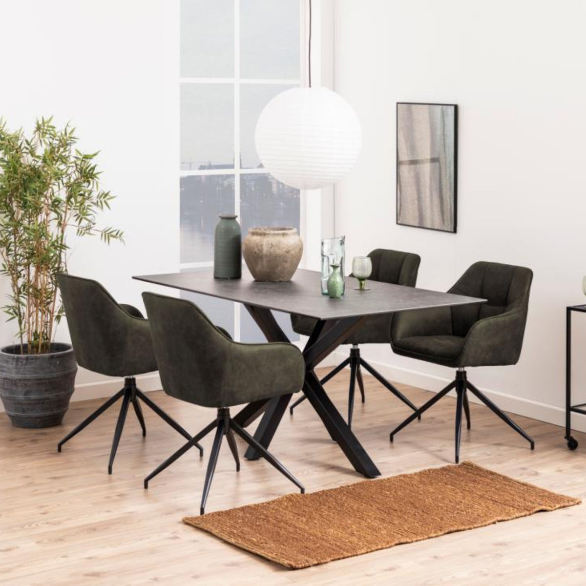 Sedia con braccioli Barcelona con gambe a stella