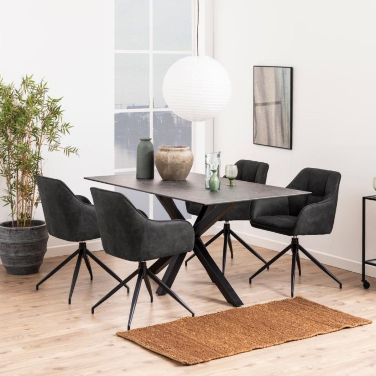 Sedia con braccioli Barcelona con gambe a stella