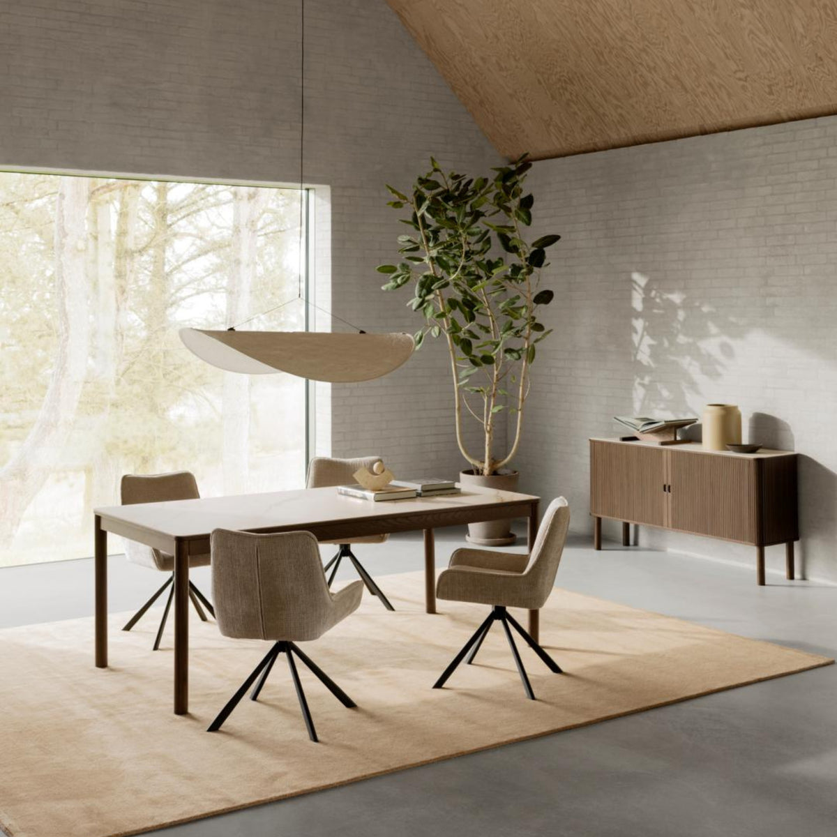 Sedia con braccioli Dora