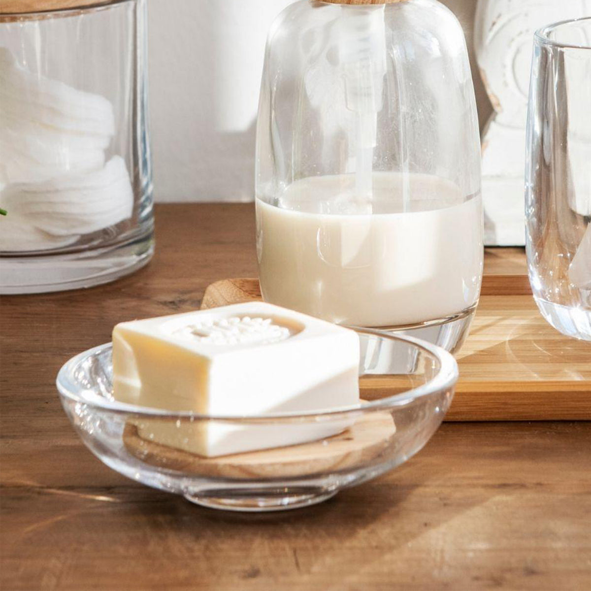 Portasapone in vetro trasparente e legno