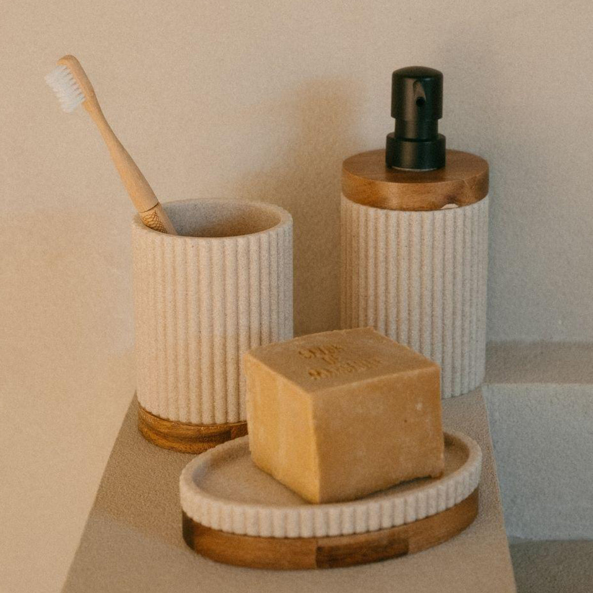 Portasapone in poliresina beige