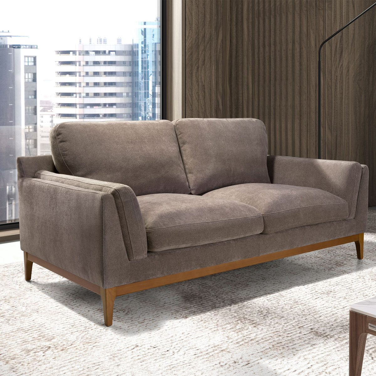 Divano Aaron a 2 posti, design moderno, tessuto marrone, gambe legno di pino. Solidità e stile per il tuo salotto. Dimensioni: 195x103x90cm. Compra online.