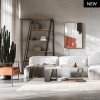 Tavolino Albi in soggiorno elegante con libreria coordinata. Design moderno con piano in legno chiaro e struttura nera per un look sofisticato.