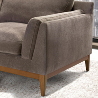 Divano Aaron a 2 posti, design moderno, tessuto marrone, gambe legno di pino. Solidità e stile per il tuo salotto. Dimensioni: 195x103x90cm. Compra online.